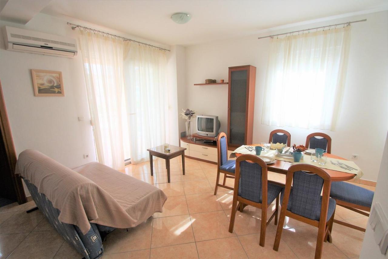 Apartment Mendikovic Porec Exterior photo