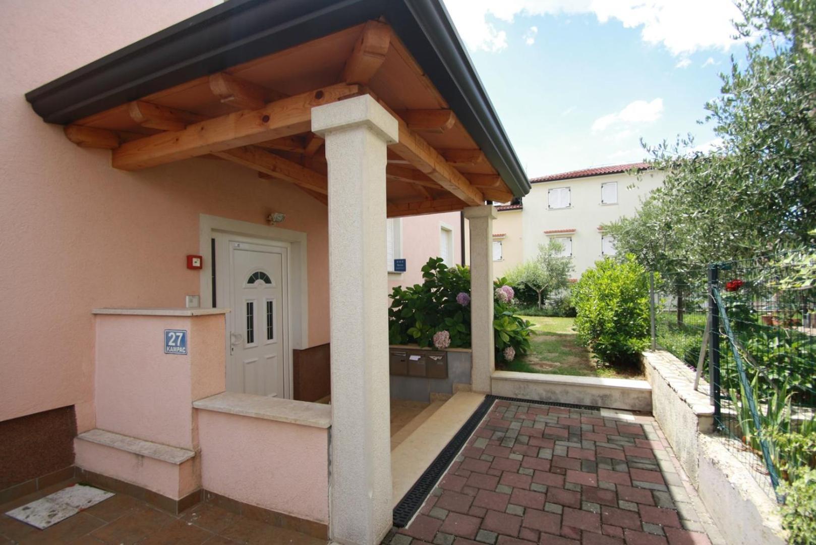 Apartment Mendikovic Porec Exterior photo